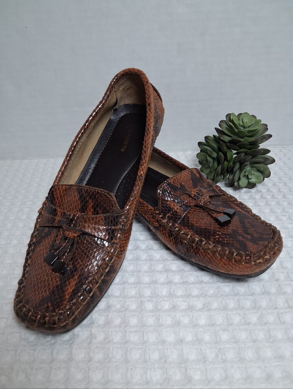 Liz Claiborne Womens Brown/Tan Faux Snakeskin Loafer/Mocassin Size 7 - Picture 3 of 12